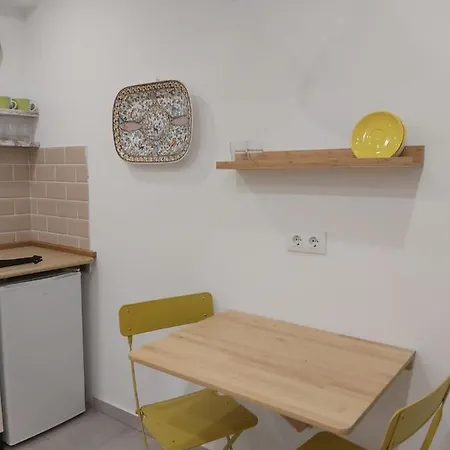 Moderno Apartamento Con Terraza Al Lado Paseo Maritimo De La Guardia. *
